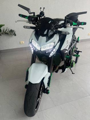 KAWASAKI Z900 KAWASAKI Z900
